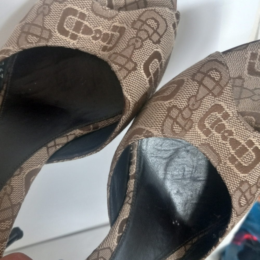 Gucci monogram chain heels size 38.5 - Picture 7 of 16